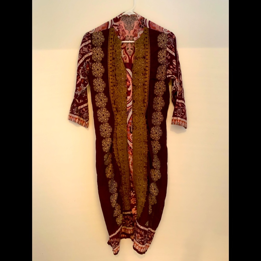 Bought in Dubai never worn. Excellent condition.